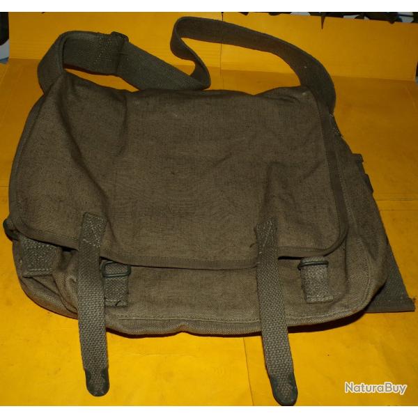 MUSETTE MILITAIRE DE 1962 ARMEE FRANCAISE PERIODE GUERRE ALGERIE AVEC TAMPON DU FABRICANT A DECIZE D