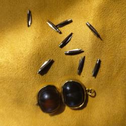 Couteaux de Nontron miniatures avec noisette