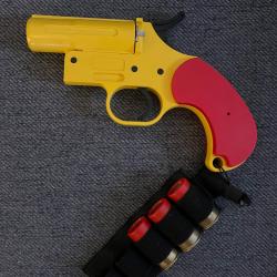Pistolet &agrave; fus&eacute;es de d&eacute;tresse en tr&egrave;s bon &eacute;tat