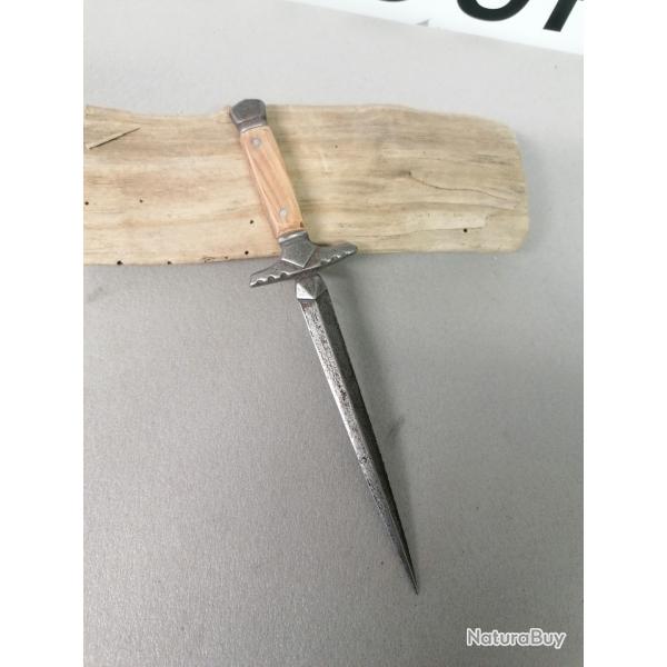 Dague de vertu
