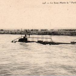 Carte postale ancienne repr&eacute;sentant Le Sous-Marin le "Farfadet" - L. C.. - N&deg;8573