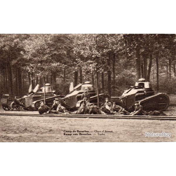 Carte Postale Ancienne - Camp de MAILLY. Char d'assaut attendant -N�8578