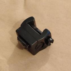Pied arriere montage pivotant EAW rail prismatique