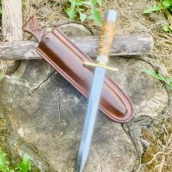 dague de chasse d'artisan / manche en loupe d'acacia grade 4 / lame inox