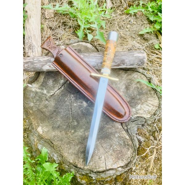 dague de chasse d'artisan / manche en loupe d'acacia grade 4 / lame inox