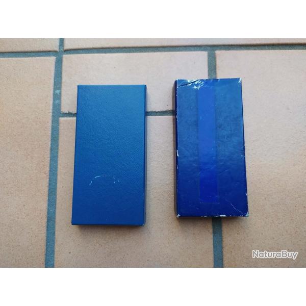 LOT DE 2 BOITES POUR MEDAILLES MILITAIRE OU CIVIL  BOITE COULEUR BLEU