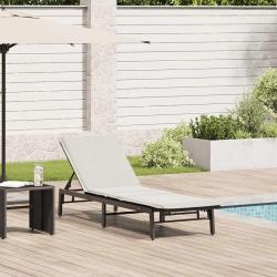 Chaise longue avec coussin en rotin synth&eacute;tique noir