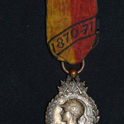 RARE MEDAILLE DES VOLONTAIRES DE L'EST GUERRE 1870/1871 - GRAVEUR E. DROPSY