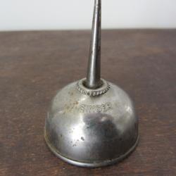 Burette &agrave; huile en m&eacute;tal Singer 1940-1950