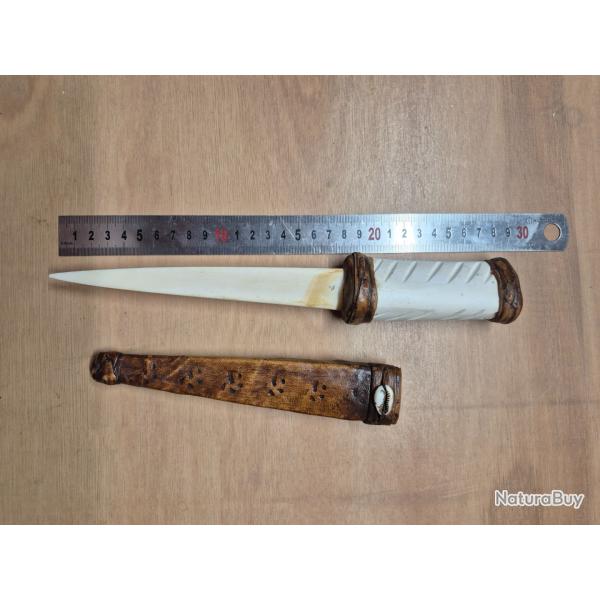Couteau os dague poignard traditionnel artisanal origine ethnique inconnue