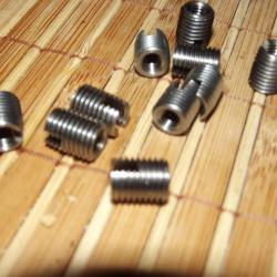 A SAISIR - 10 inserts acier M5x80 / M8x100 pour r&eacute;paration filetage ou comme insert m&eacute;tal/bois NEUFS