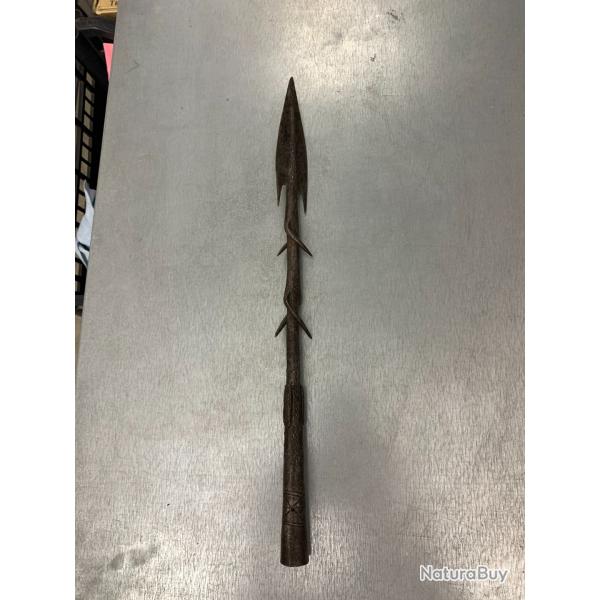 Ancien fer de lance / Pointe de sagaie africaine grav�e � ardillons - 35 cm