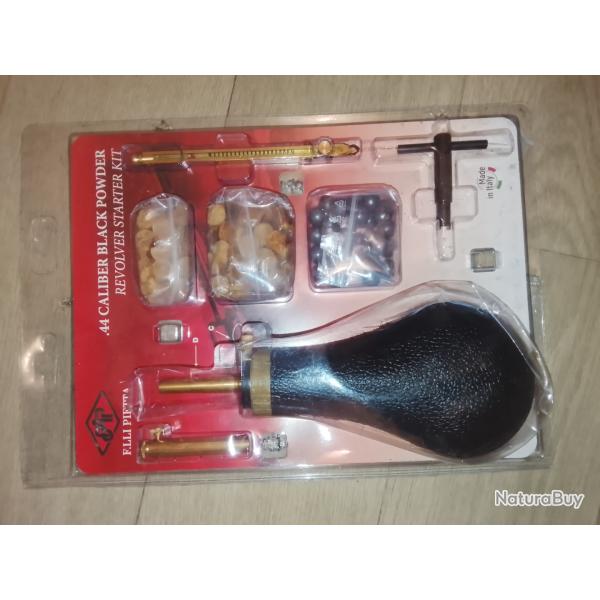 Kit rechargement Pietta cal 44 poudre noire, poire � poudre, doseur, etc