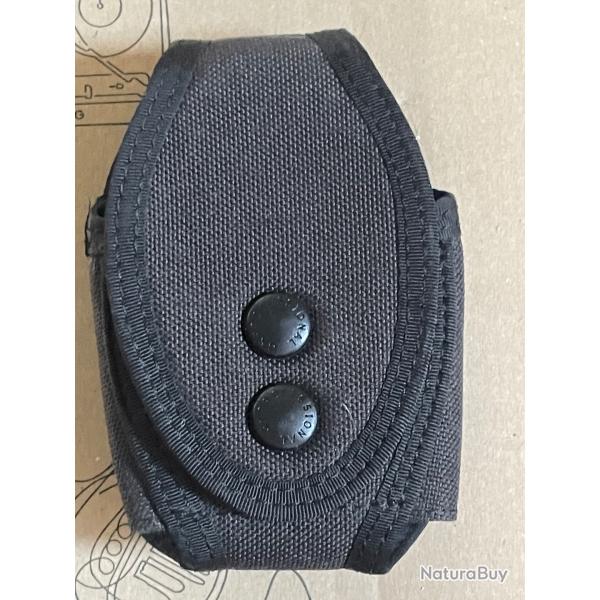 Gk pro porte menottes