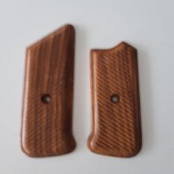 PAIRE DE PLAQUETTES EN BOIS POUR STURMGEWEHR