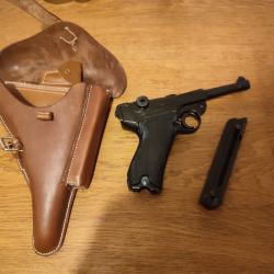 R&eacute;plique d&eacute;corative Denix du pistolet allemand P08