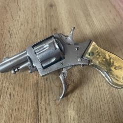 Revolver calibre 320