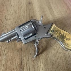 Revolver calibre 320