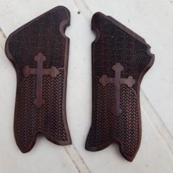 PAIRE DE PLAQUETTES EN BOIS POUR LUGER.MODELE 2