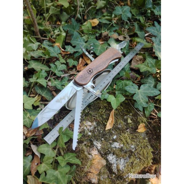 Victorinox forester