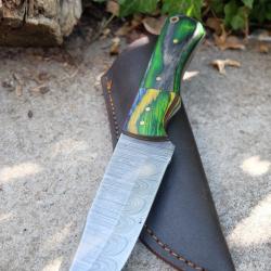 Skinner Couteau Damas Lame 256 Couches Lame Trailing Point Manche Cam&eacute;l&eacute;on Fabr Artisanale Etui Cuir