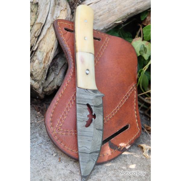 Couteau Drop Point Damas Oiseau dans la Lame 256 Couches Manche Os Etui Cuir Fabric Artisanale