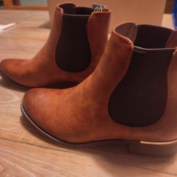 Paire de bottines neuves Merry Scott