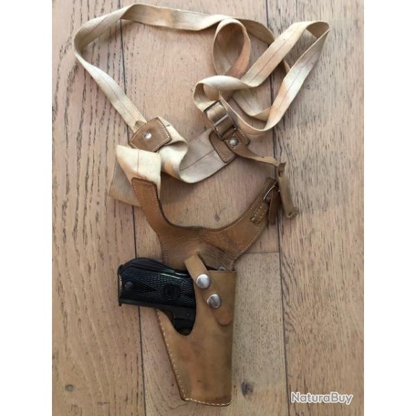 Holster cuir souple pour PA petit calibre.