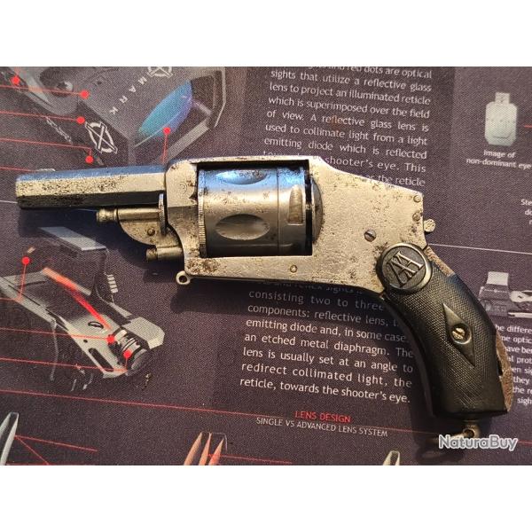 Revolver hammerless 8mm92