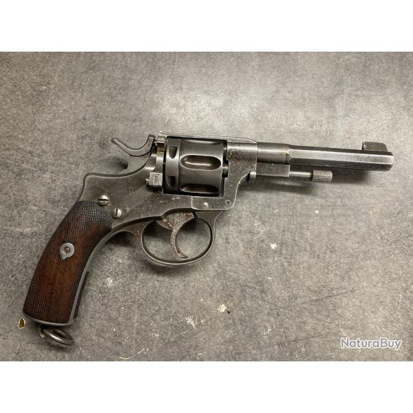 Revolver  NAGANT SU�DOIS cal 7.5