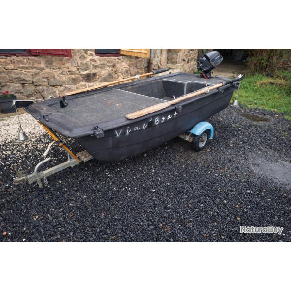 Barque 3m20 am�nag�e type bass boat 100% �quip�e
