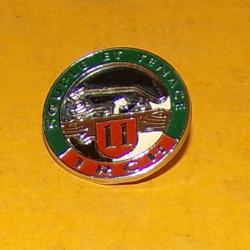 1&deg; REGIMENT DE CHASSEURS D'AFRIQUE , 11&deg; ESCADRON , SOUPLE ET TENACE , ATTACHE PIN'S 24 MM  , FABRIC