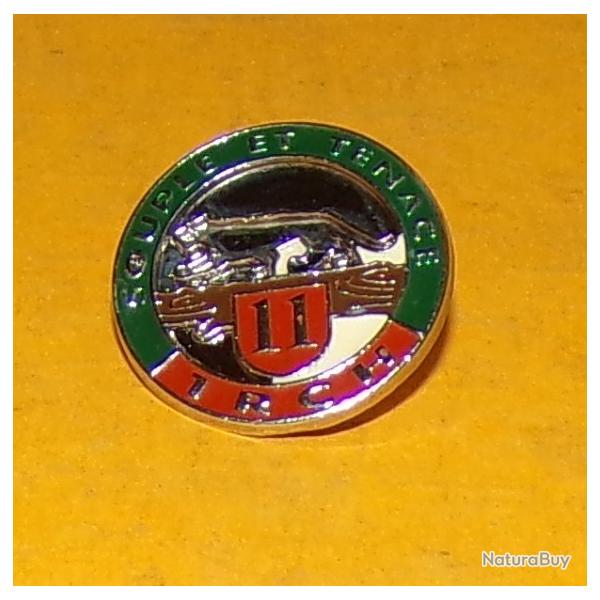 1� REGIMENT DE CHASSEURS D'AFRIQUE , 11� ESCADRON , SOUPLE ET TENACE , ATTACHE PIN'S 24 MM  , FABRIC