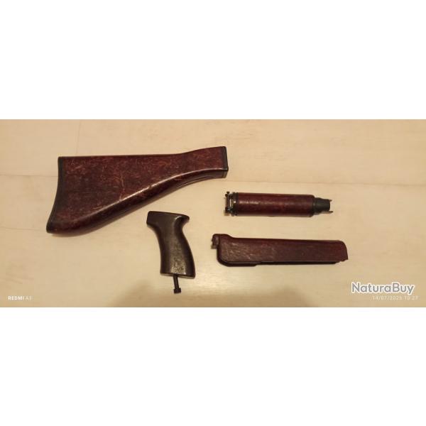 Crosse et garde main vz58