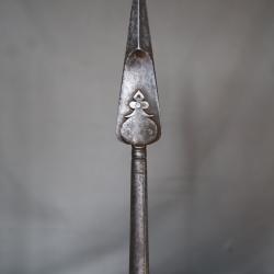 Lance courte Indienne avec fer &agrave; pointe renforc&eacute;e - inde, 18&egrave;me-19&egrave;me si&egrave;cle