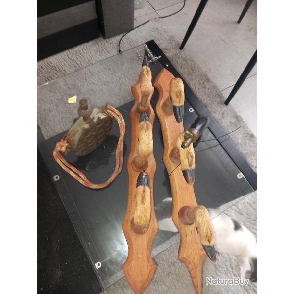 Je vends ce tr�s beau troph�e de chasse repr�sentant un oiseau (probablement une tourterelle), id�al