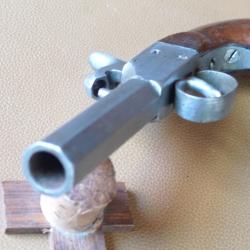 Pistolet &agrave; coffre simple mais sympa