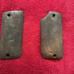 Paire de plaquettes en bois pistolet