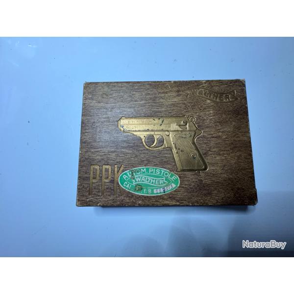 BOITE DE RANGEMENT POUR PISTOLET WALTHER PPK AVEC SON NECESSAIRE DE NETTOYAGE ANCIEN