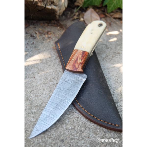 Skinner Couteau Damas Lame 256 Couches Lame Trailing Point Manche Os/Bois F Artisan Etui Simili Cuir