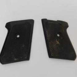 PAIRE DE PLAQUETTES PISTOLET AUTOMATIQUE JENNINGS J-22 ?