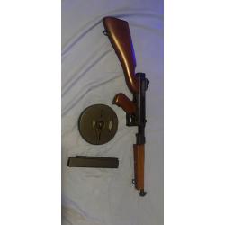 Thompson M1A1 CYMA AEG (2J) avec 2 chargeurs
