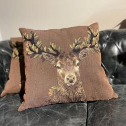 Coussin t&ecirc;te de cerf N1