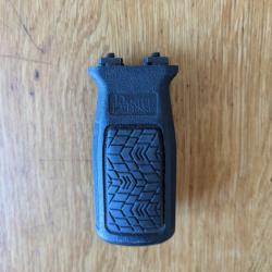 Poign&eacute;e Daniel Defense Vertical Grip M Lok DD