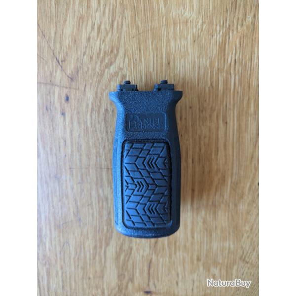 Poign�e Daniel Defense Vertical Grip M Lok DD