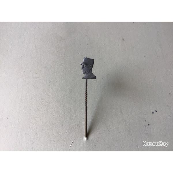 VENDU PAR LE-CUIRASSIER N� 52 EPINGLE EFFIGIE DU G�N�RAL DE GAULLE COULEUR ARGENT LONGUEUR 48,8 MM