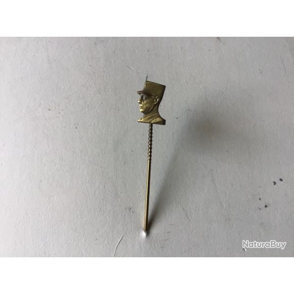 VENDU PAR LE-CUIRASSIER N� 37 EPINGLE EFFIGIE DU G�N�RAL DE GAULLE COULEUR BRONZE  LONGUEUR 48,8 MM