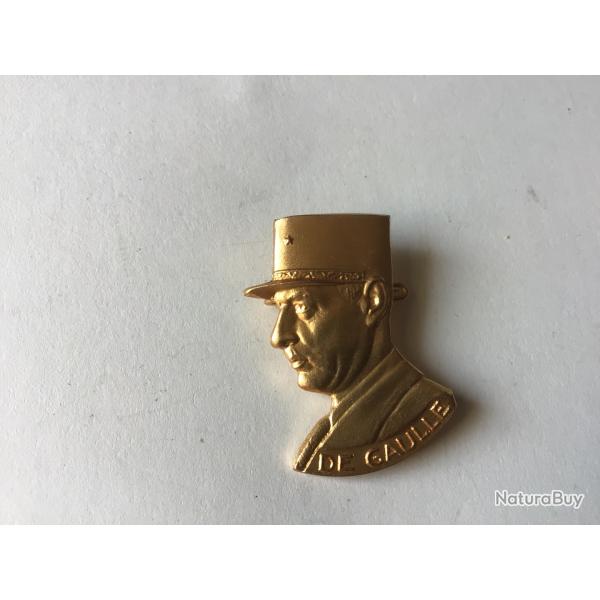 VENDU PAR LE-CUIRASSIER N� 4 BROCHE EFFIGIE DU G�N�RAL DE GAULLE COULEUR OR  33 X 21,7 MM