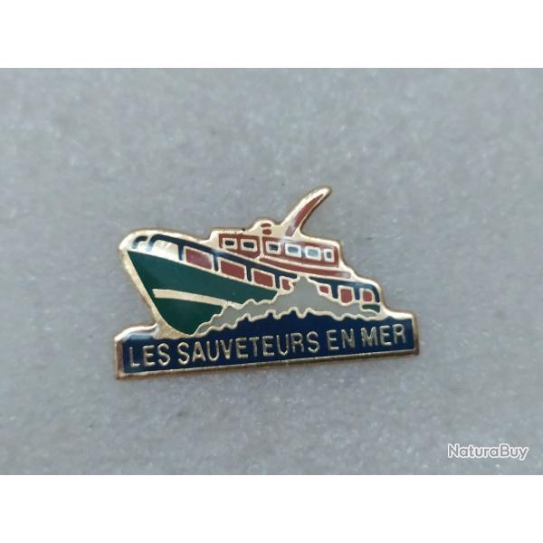 PINS BATEAU LES SAUVETEURS  EN MER