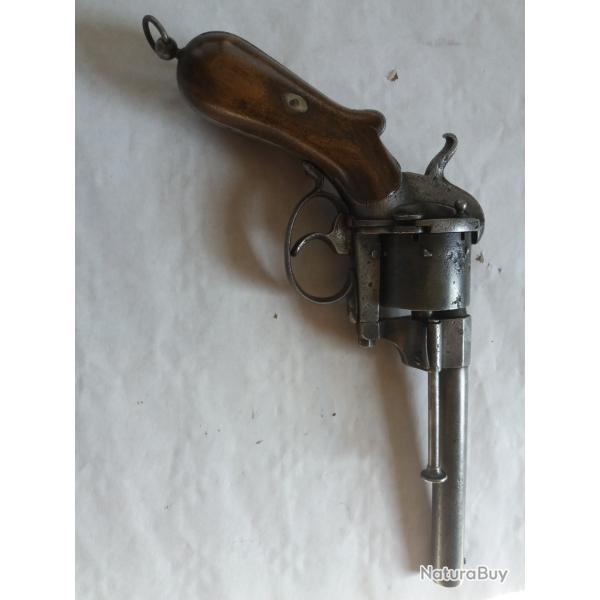 REVOLVER A BROCHE